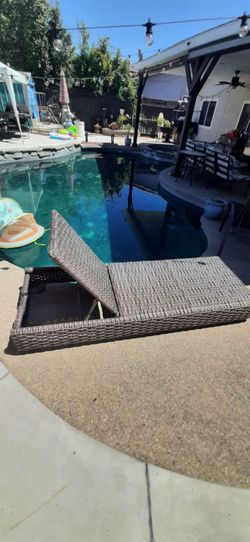 Chaise lounge