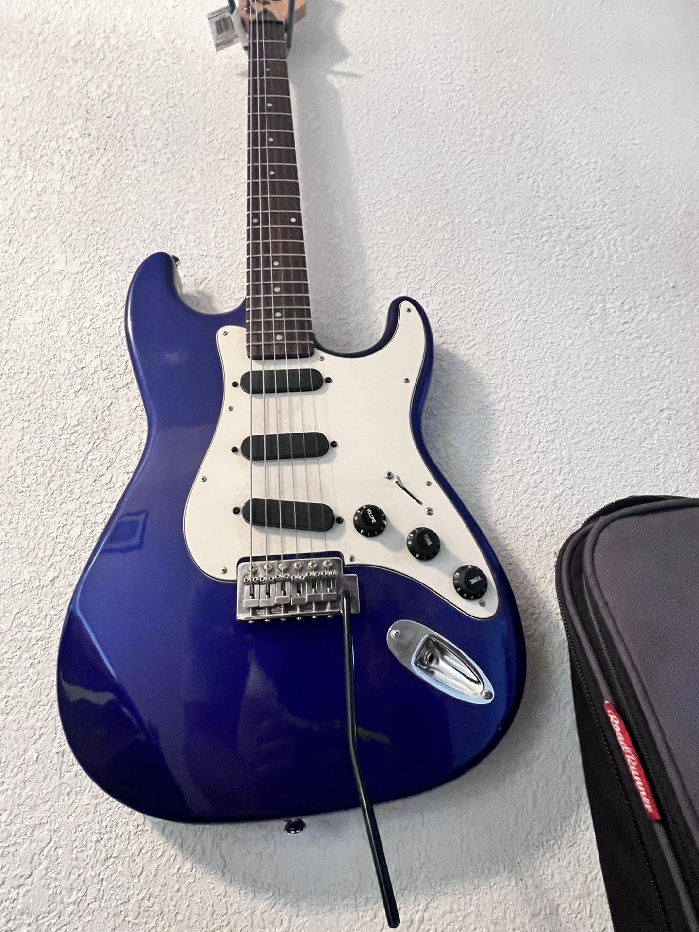Hondo II with Gig Bag