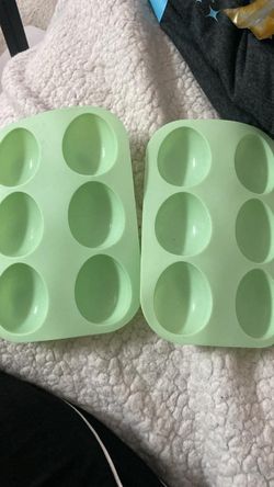 2 Count Silicone Egg Shaped Trays
