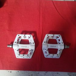 Alloyed Zefal White Bike Petals Heavy 100% Condition