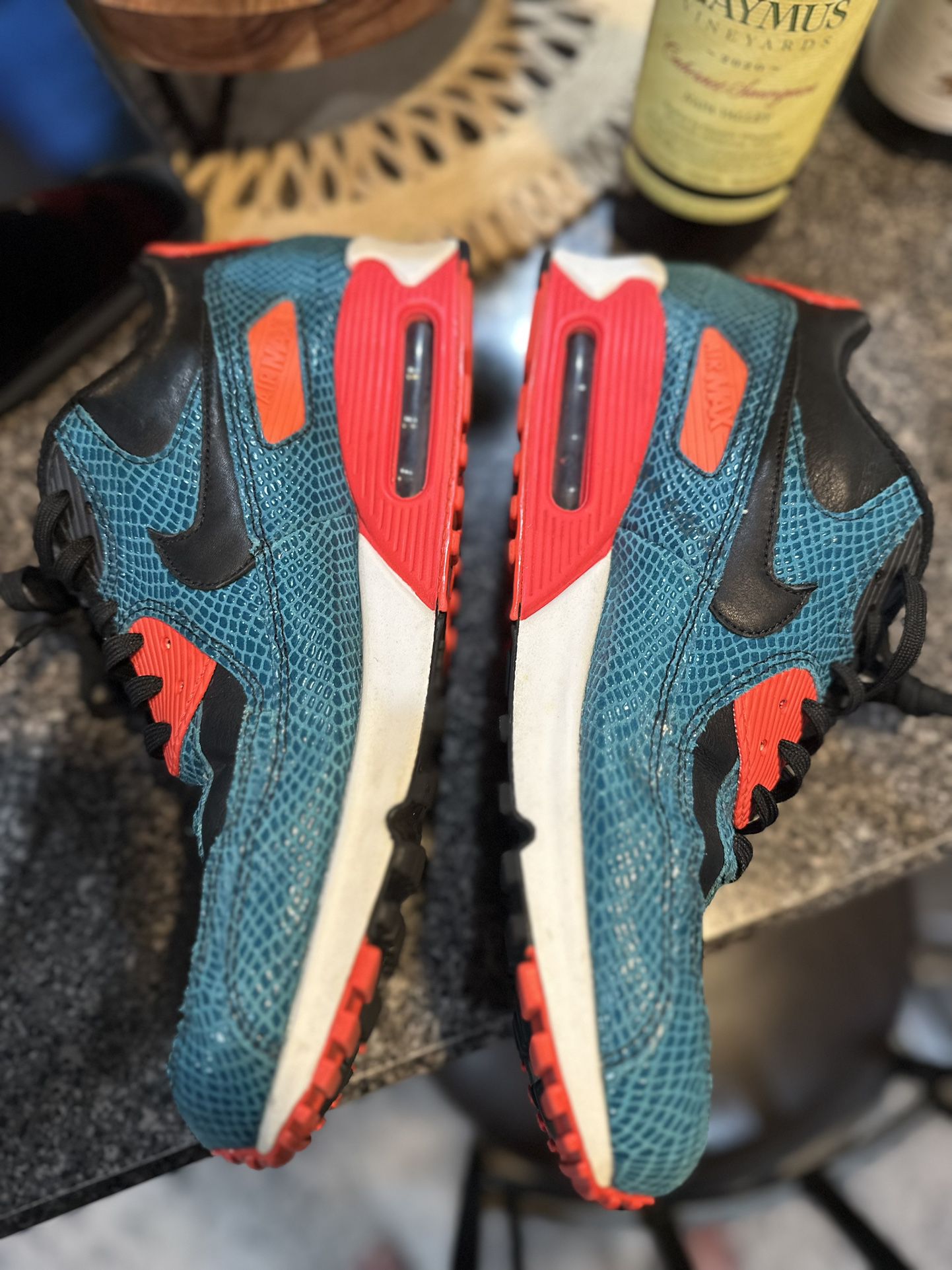 2015 Mens Nike AIR MAX SE Infrared Snake Size 13 Sale in Babylon, NY - OfferUp