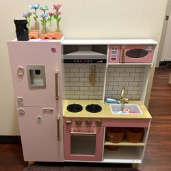 Play kitchen