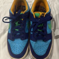 Boys Nike Shoe Like New Size 
