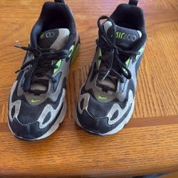 Nike Air Max 200 Size  4.5Y