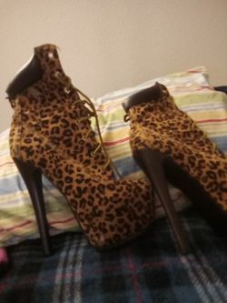 Size 9 Women's Boots