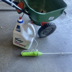 Spreader With Speaker 