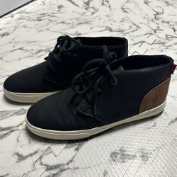 Men’s Levi Brand Casual Shoes Size: 7.5