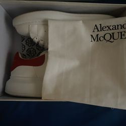 Size 9’5  Authentic Alexander Mqeens