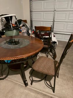 Round Dining Room Table