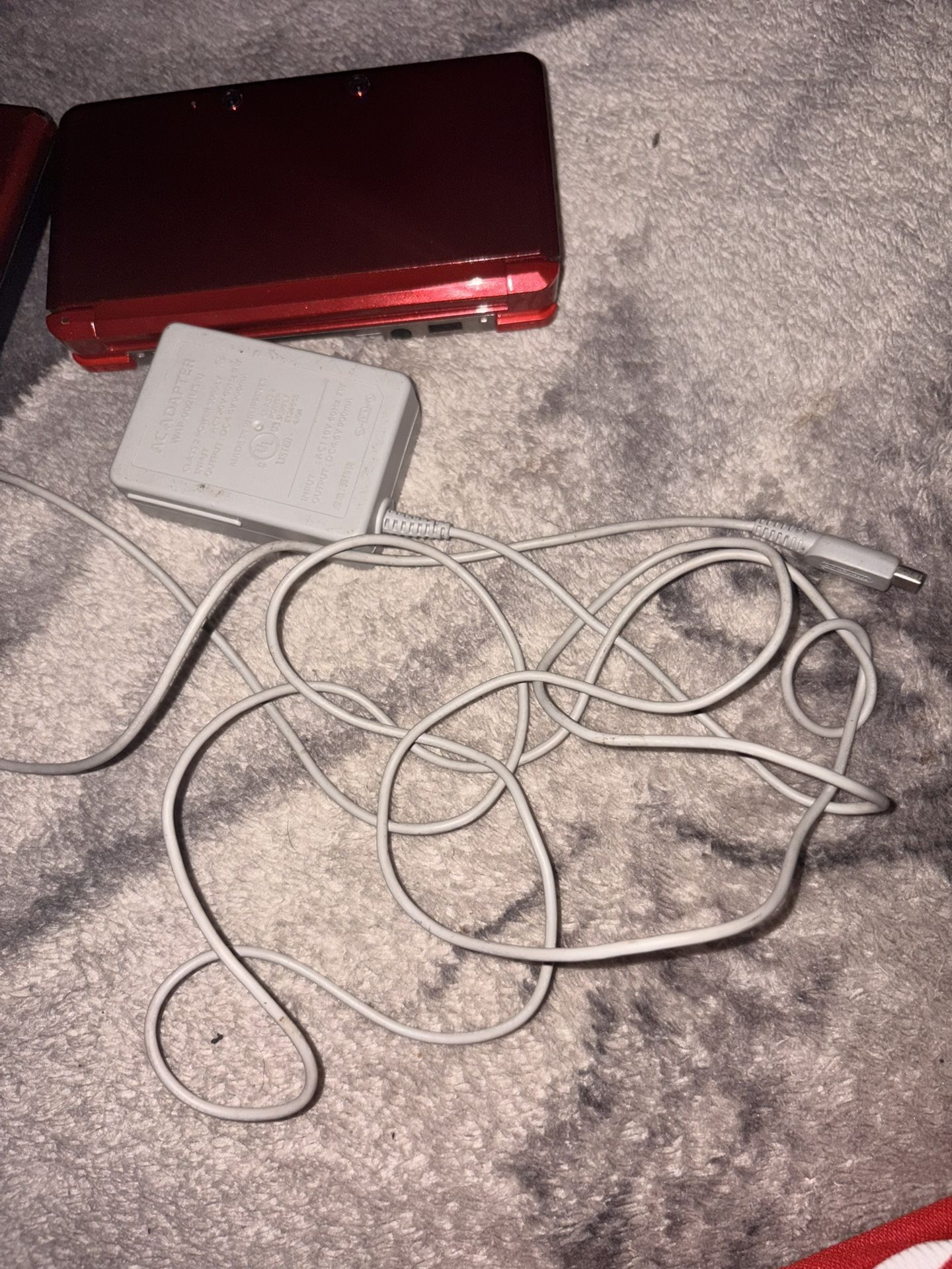 Nintendo 3ds Red With Charger
