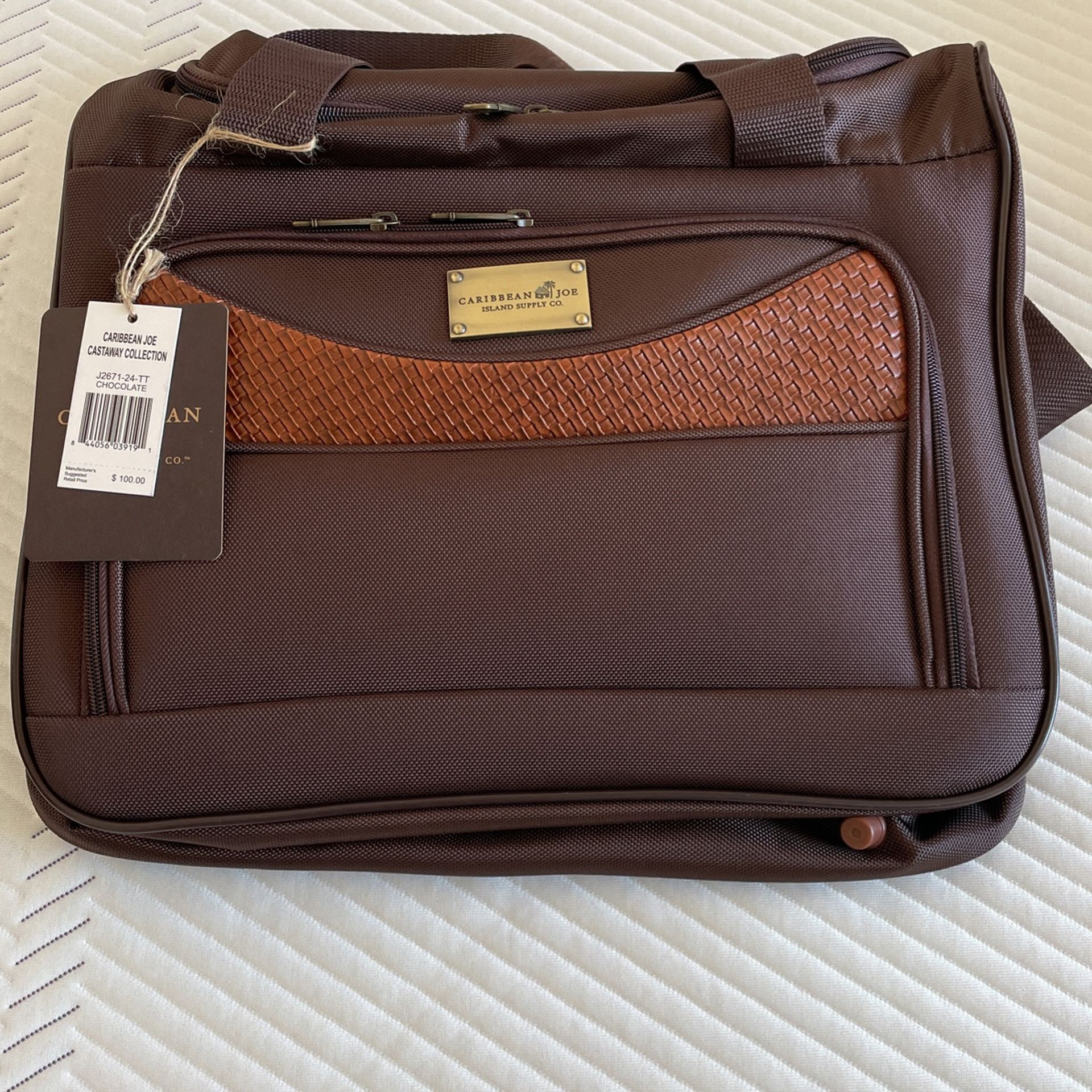 Traveling hand bag (brand new)