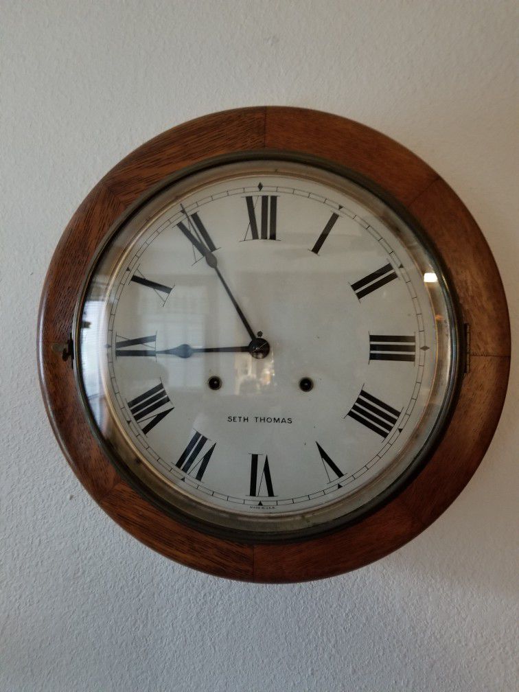 Antique Seth Thomas Round Roman Numerial Clock