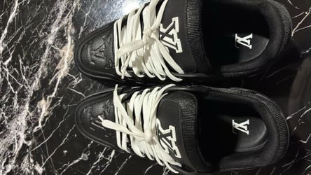 Lv’s trainers