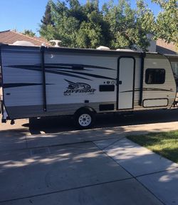 2018 Jayco Jay Flight SLX 174BH Travel Trailer – $10,995 OBO