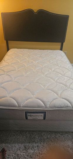 Full size bed