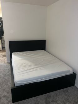 Queen size bed