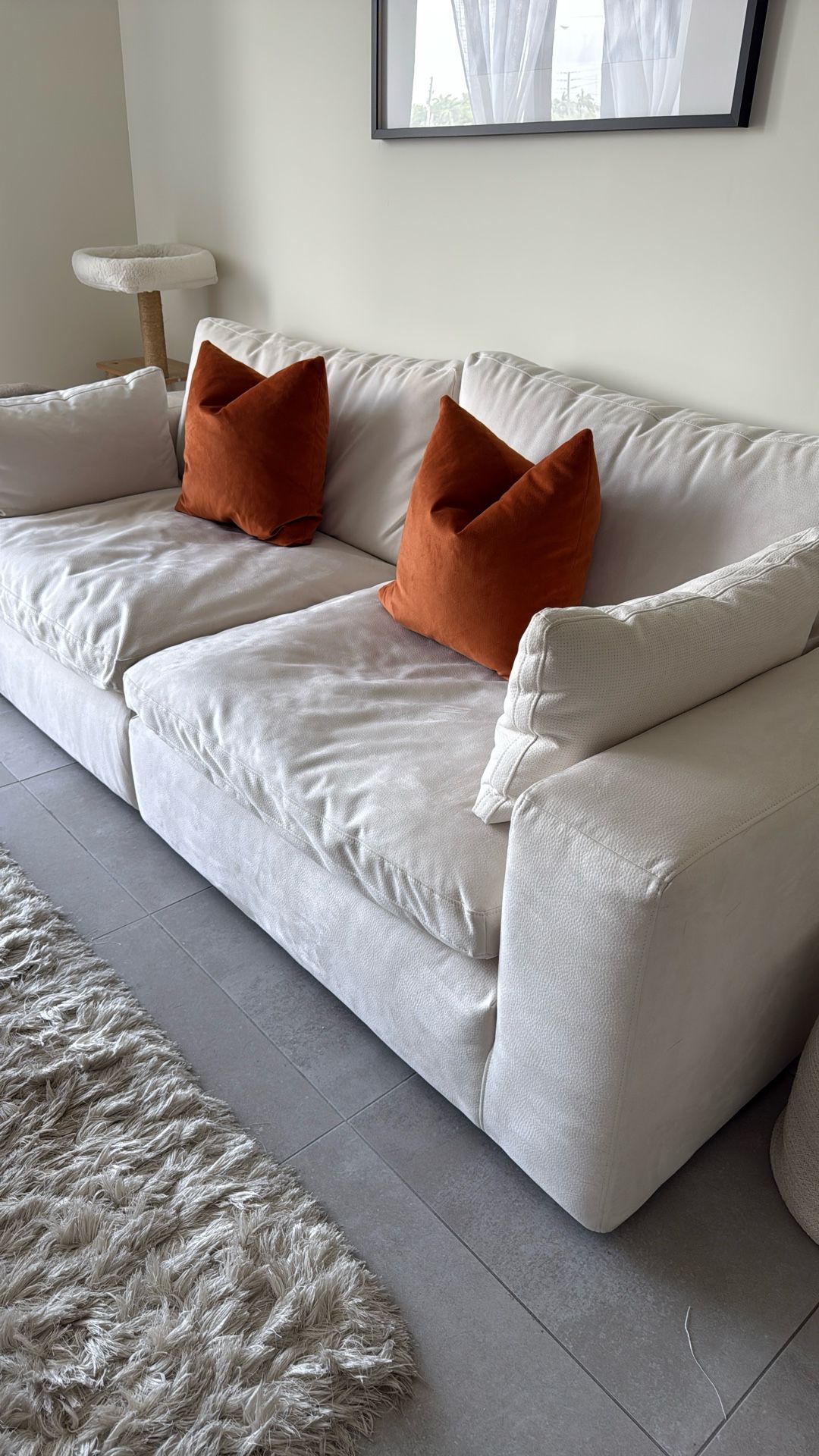 Like Nova Leather Crema Elegant Composed Sofa