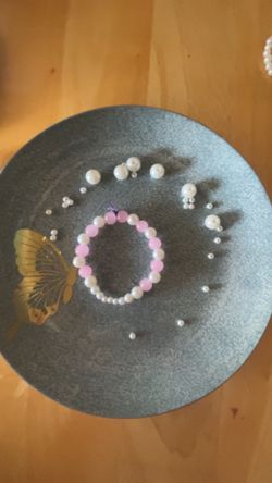 Pink glass beaded bracelet with pearls