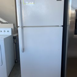 Fridgidaire White Refrigerator