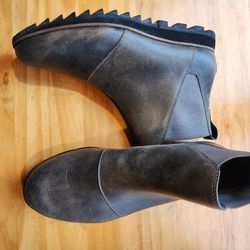Women Sorel Waterproof Leather Grey Boots 8.5