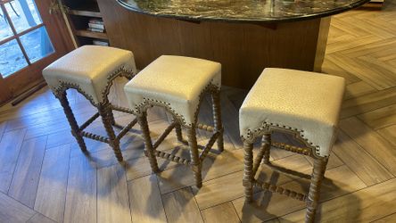3 barstools