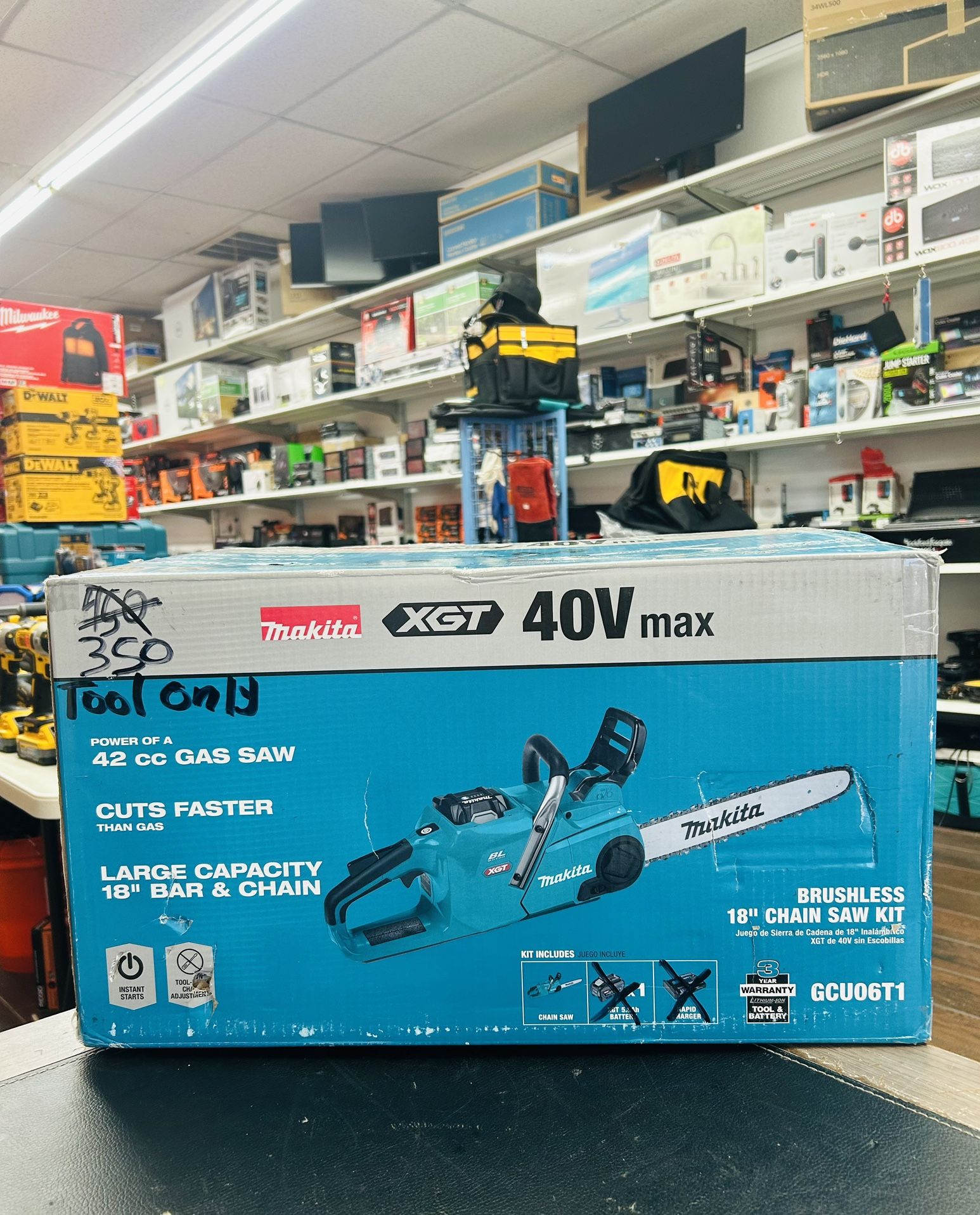 Makita XGT 18 in. 40V max Brushless Electric Battery Chainsaw (Tool Only)