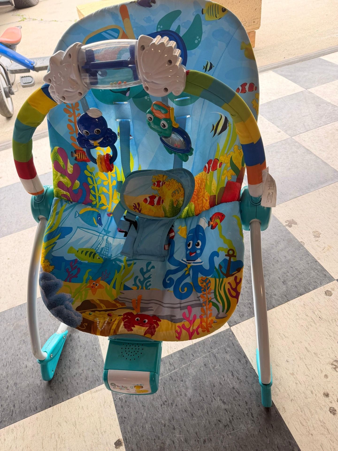 Baby portable bouncer delight