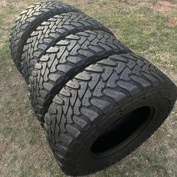35x12.50R18 Toyo Mud Terrain Tire set of 4