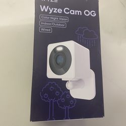 Wyze Cam OG, Wired Indoor/Outdoor 1080p HD Smart Home Security Camera with Built-In Spotlight