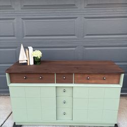 Vintage Mahogany Mid Century Modern Dresser / Credenza / Entryway / Buffet
