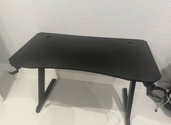 47” Computer Desk / Gamer Table