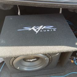 10" Skar Audio Speaker Custom Box And 1200 Watt Amp