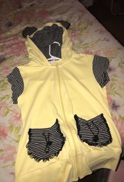 Cute bear sweater size M