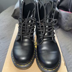 Dr Martens Boots Size 5