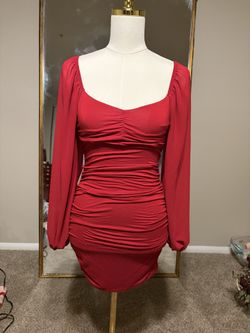 Red bodycon dress with long sleeves #bodycon #redhot #party