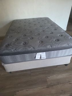 Full size bed