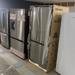 Samsung 32’ Wide Refrigerator 