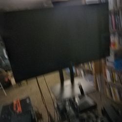 $50 TV Stand Amazing! $50 TV 55 inch oooh wowi!