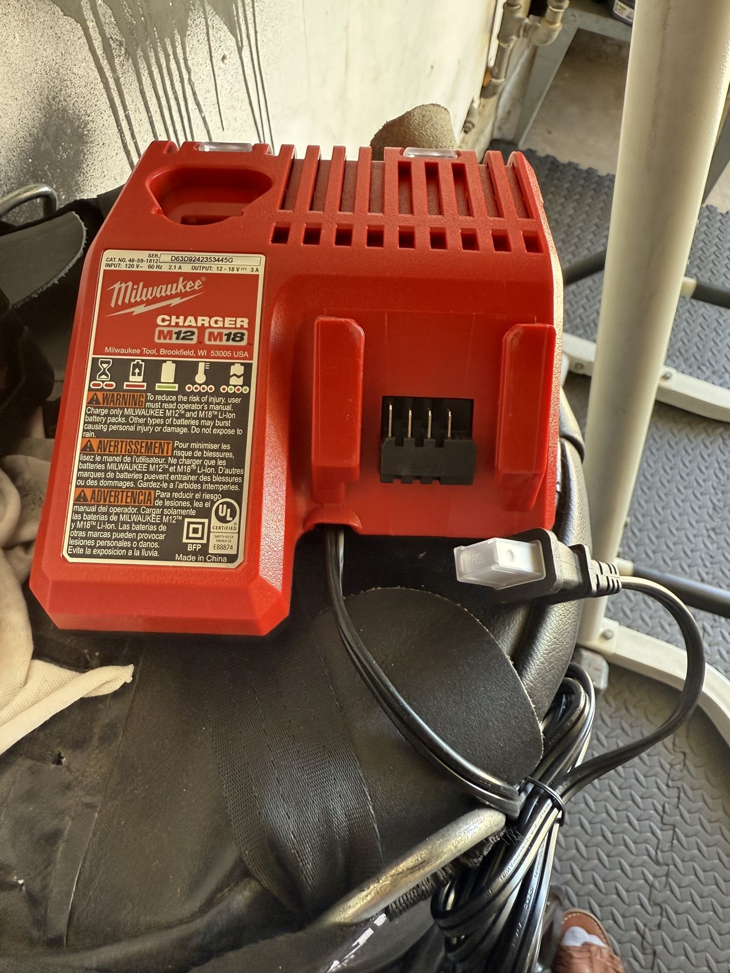 M18 NEW MILWAUKEE CHARGER