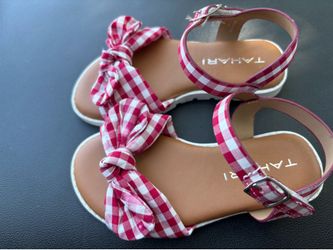 Girl sandles