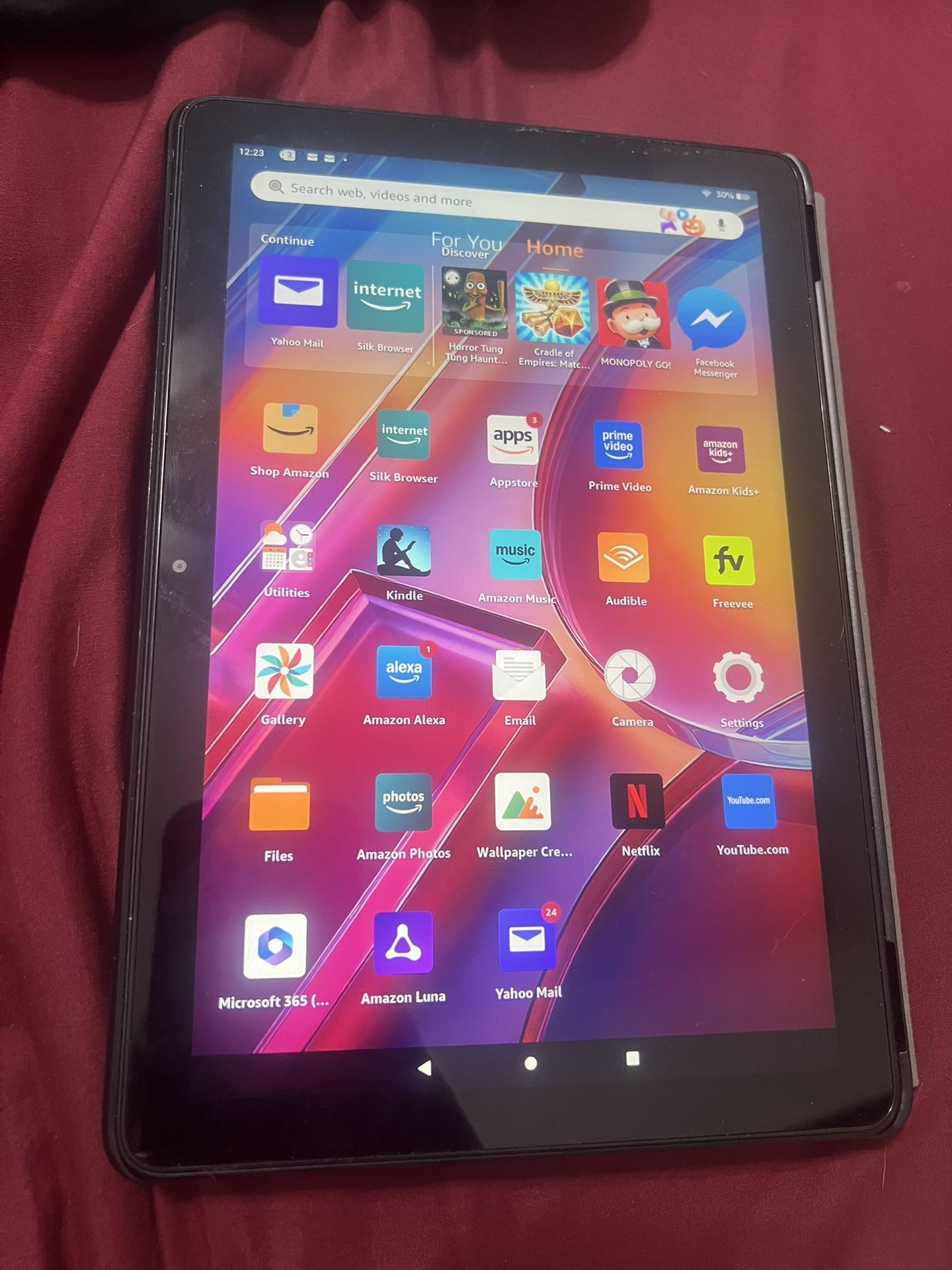 Amazon Fire HD 10 Tablet & Standing Case 