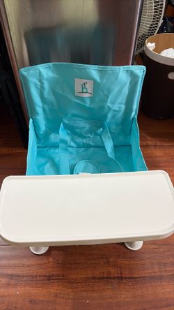 Light blue hiccapop portable kid chair with table