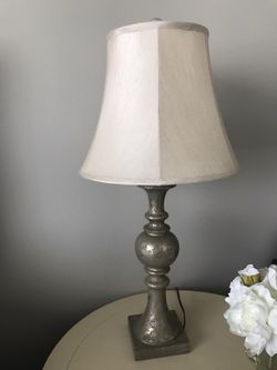 2 table lamps