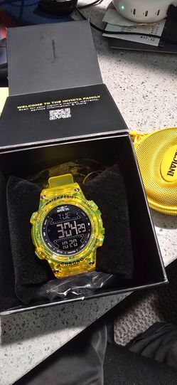 New Invicta Racing Watch In Box with yellow case
