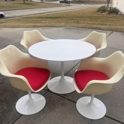 Replica Eero Saarinen For Knoll 1960s