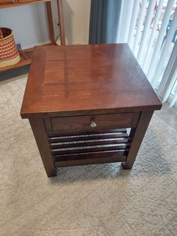 24" inch coffee table / end table dark cherry wood