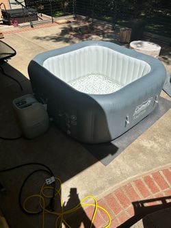 Coleman Saluspa Hot Tub