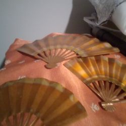 Trio Metal Fans With Hummingbird