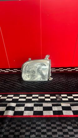 GENUINE 2005-2006 TOYOTA TUNDRA DRIVER LEFT  SIDE HEADLIGHT LAMP OEM
