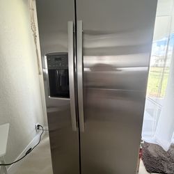 23.0 cu. ft. Side by Side Refrigerator in Fingerprint Resistant Stainless Steel